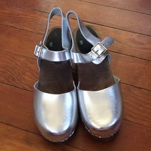 Lotta’s silver clogs